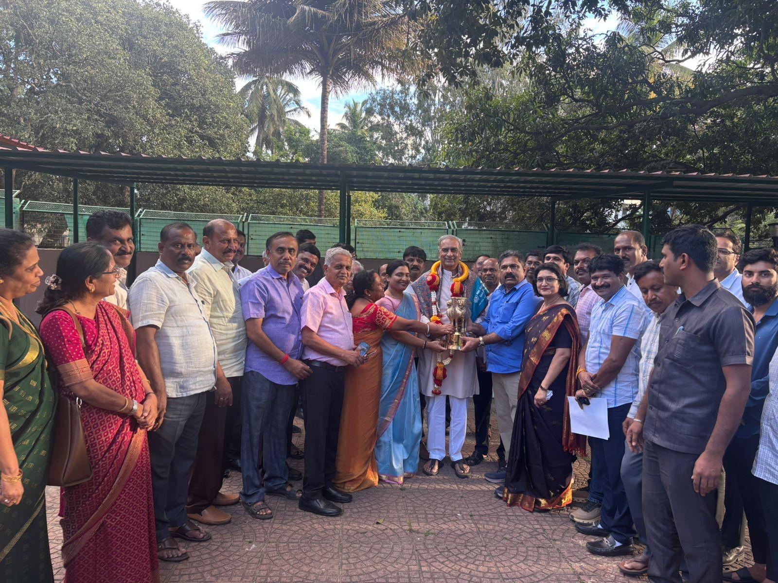 Shri Puttanna Had meeting with Horati Ji with respect to Council Session and education matter